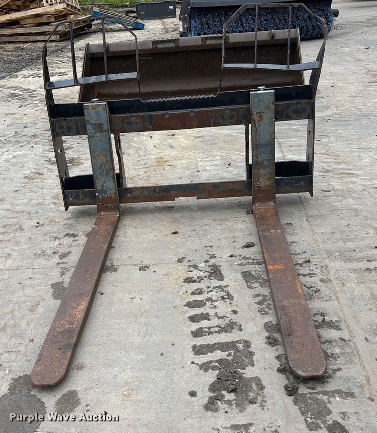 image for item ET4501 Bobcat 48