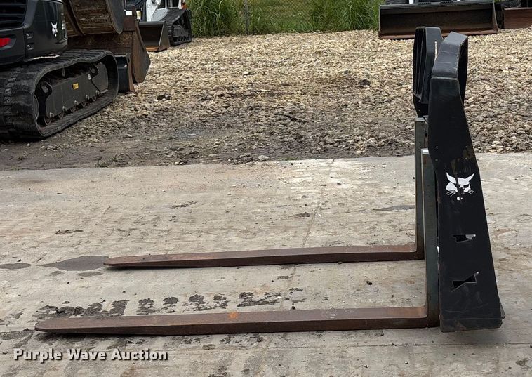 image for item ET4501 Bobcat 48