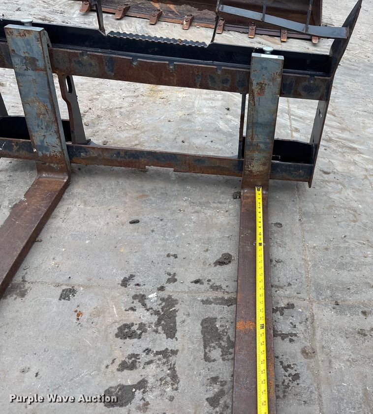 image for item ET4501 Bobcat 48