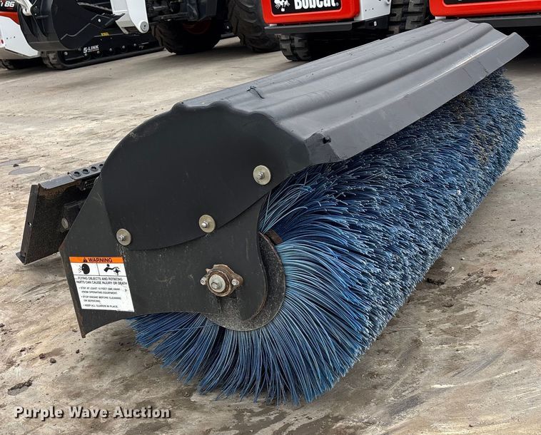 image for item ET4503 2013 Bobcat 84 Angle Broom skid steer broom