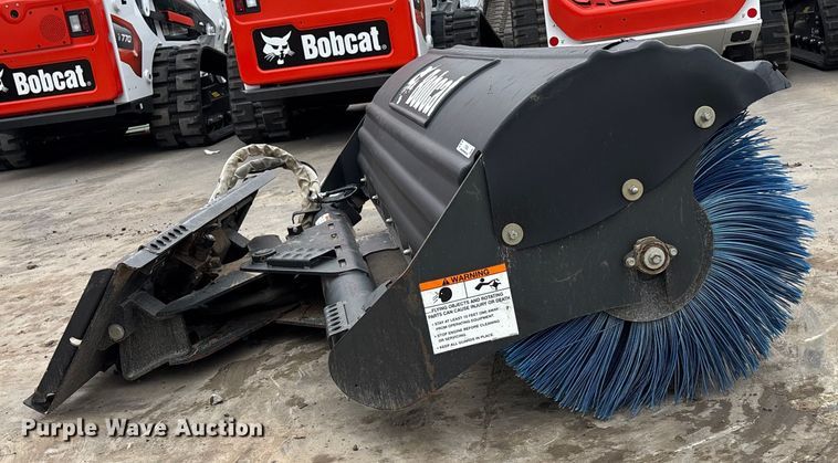 image for item ET4503 2013 Bobcat 84 Angle Broom skid steer broom