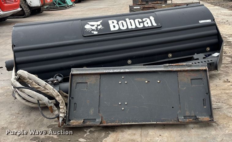 image for item ET4503 2013 Bobcat 84 Angle Broom skid steer broom