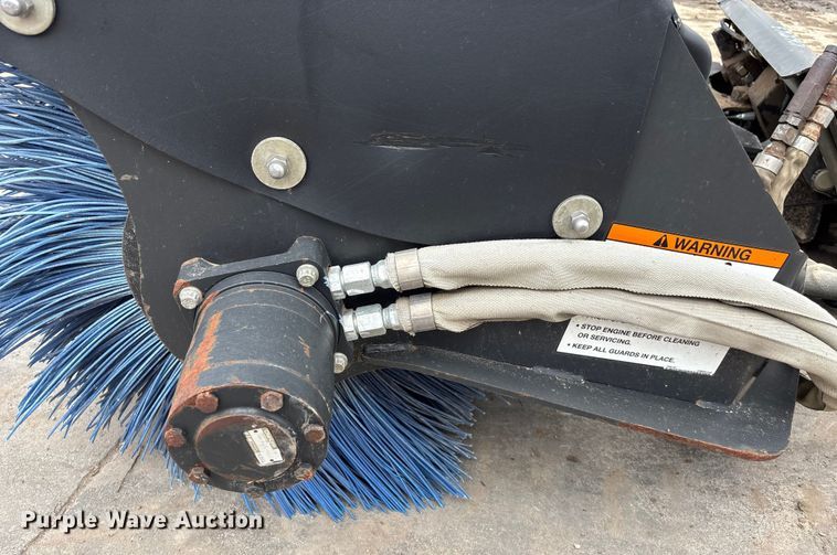 image for item ET4503 2013 Bobcat 84 Angle Broom skid steer broom