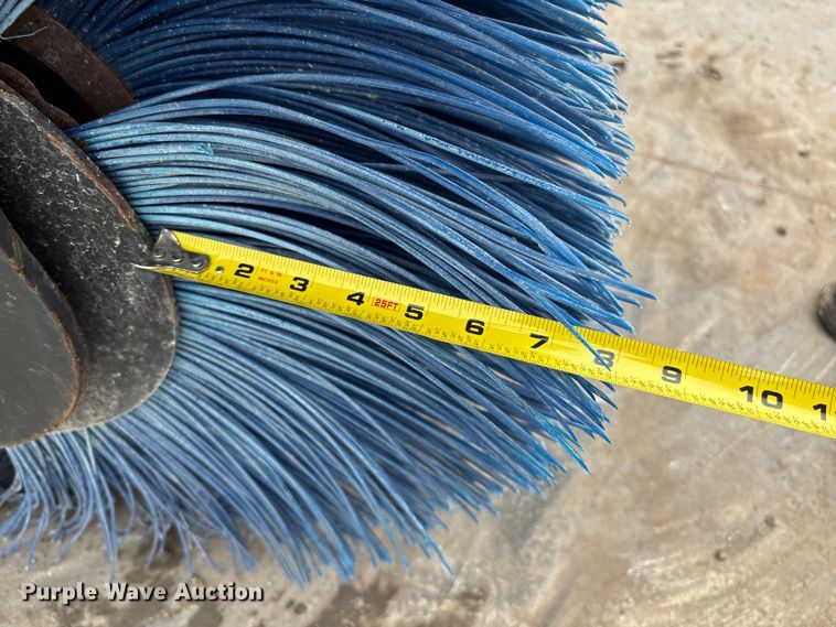 image for item ET4503 2013 Bobcat 84 Angle Broom skid steer broom