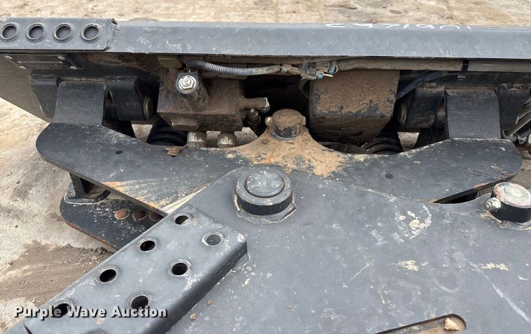 image for item ET4503 2013 Bobcat 84 Angle Broom skid steer broom