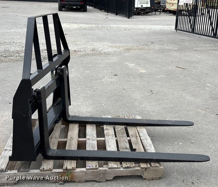 image for item ET4599 AGT SAll100 skid steer forks