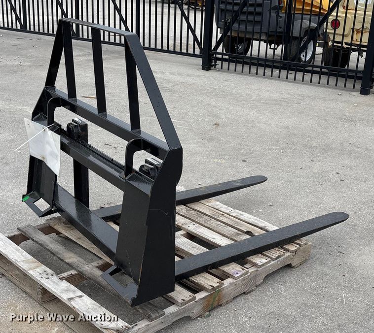 image for item ET4599 AGT SAll100 skid steer forks