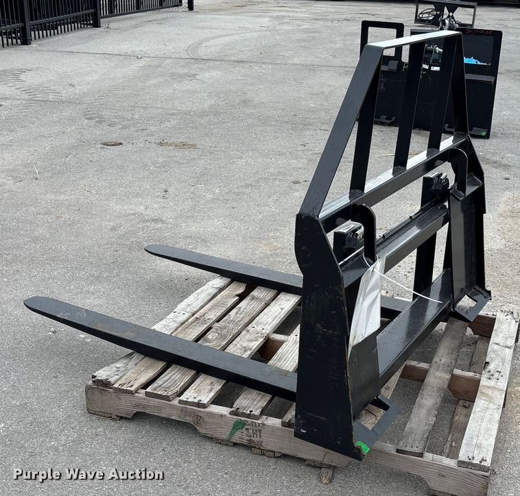 image for item ET4599 AGT SAll100 skid steer forks