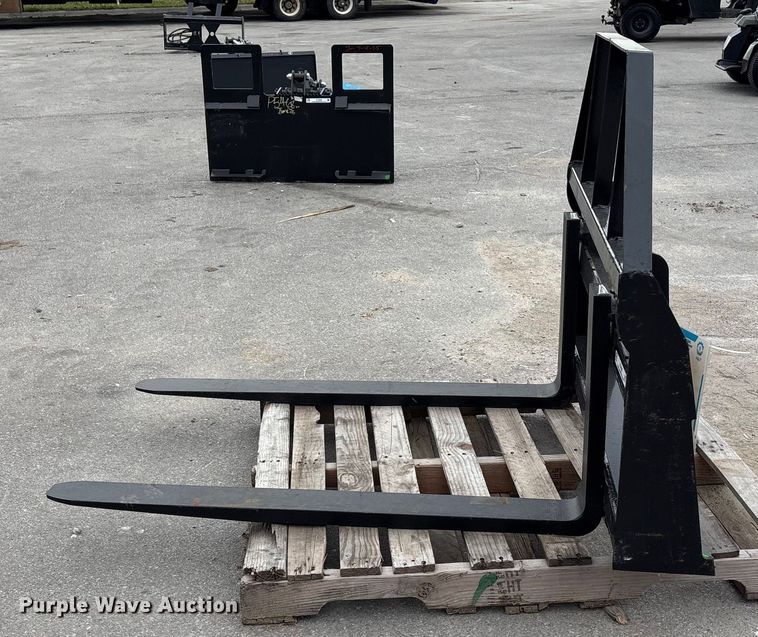 image for item ET4599 AGT SAll100 skid steer forks