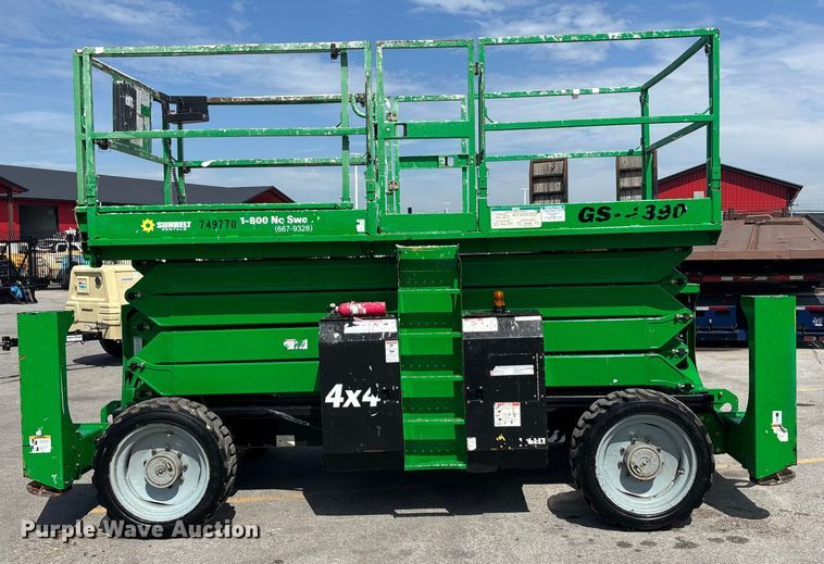 image for item ET4603 2015 Genie GS4390 scissor lift
