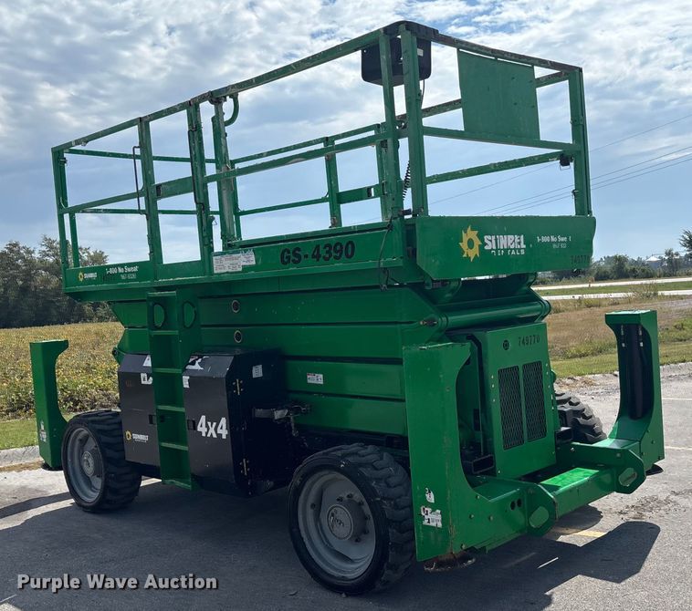 image for item ET4603 2015 Genie GS4390 scissor lift
