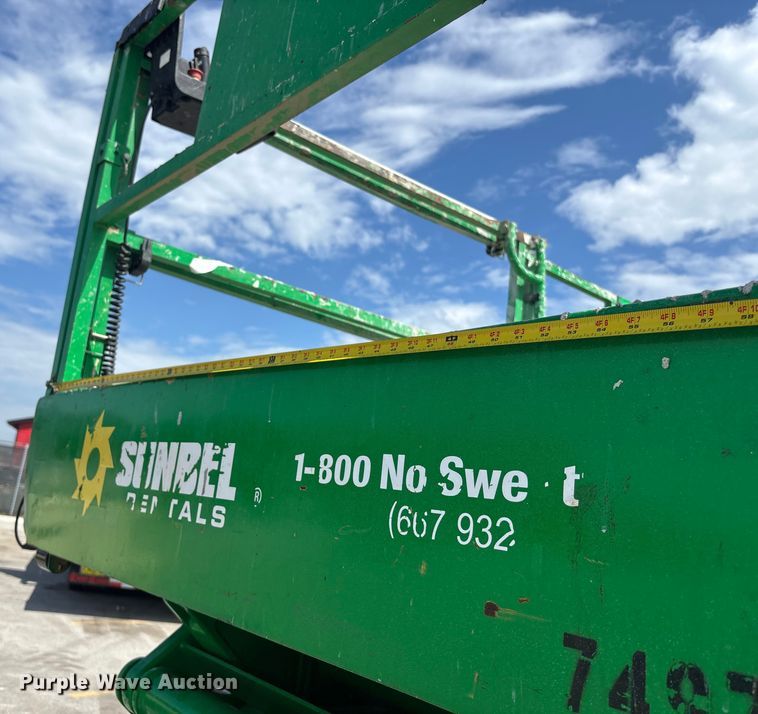 image for item ET4603 2015 Genie GS4390 scissor lift