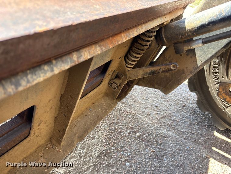 image for item ET8007 1989 New Holland L785 skid steer loader