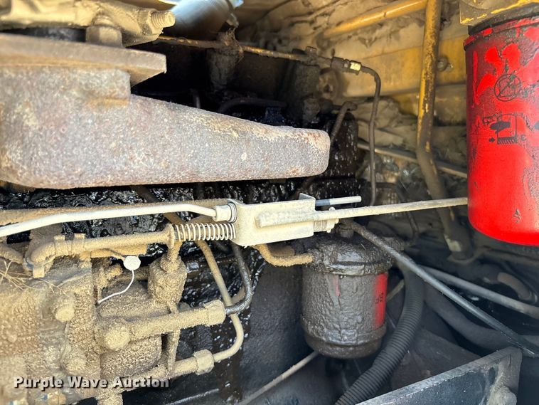 image for item ET8007 1989 New Holland L785 skid steer loader