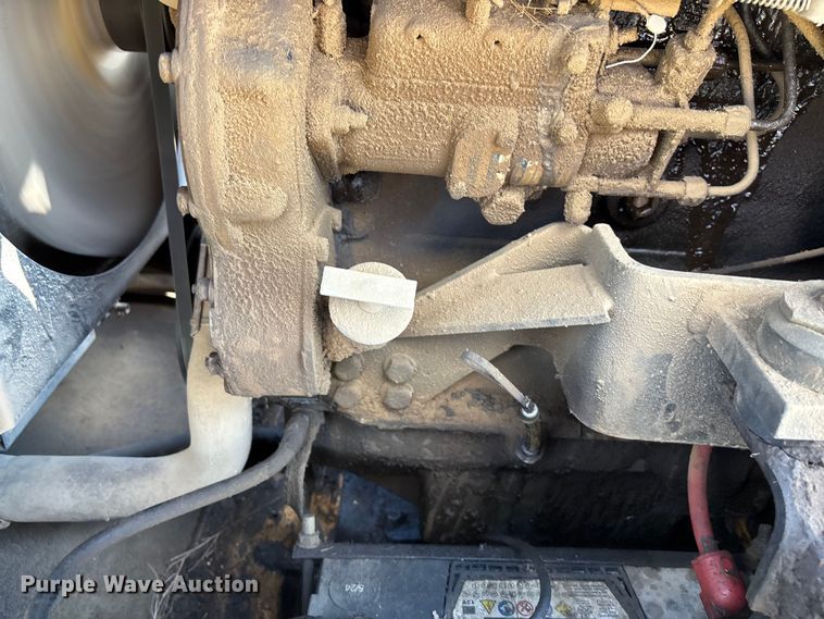 image for item ET8007 1989 New Holland L785 skid steer loader