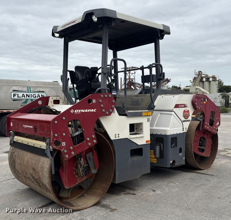 COMPACTADOR 2019 DYNAPAC CC2200