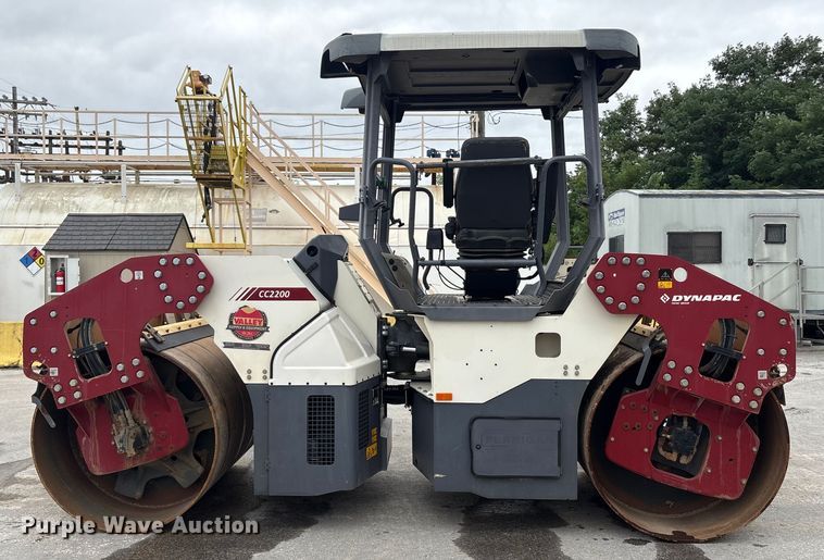 image for item ET8520 2019 Dynapac CC2200 double drum vibratory roller