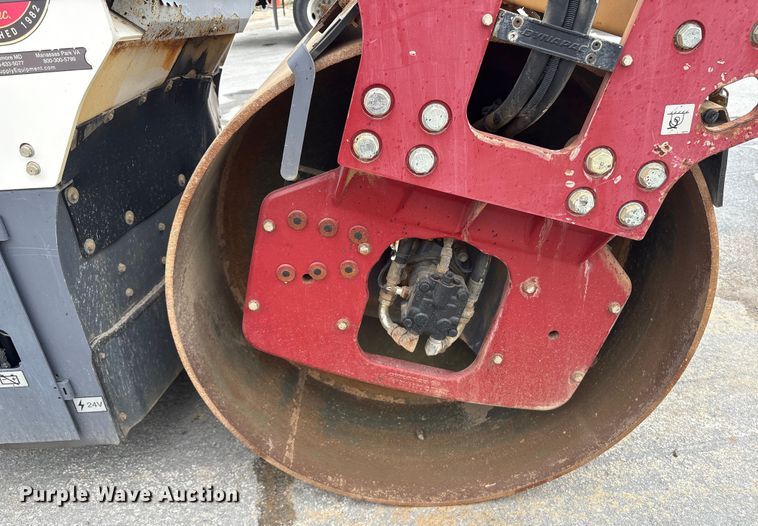 image for item ET8520 2019 Dynapac CC2200 double drum vibratory roller