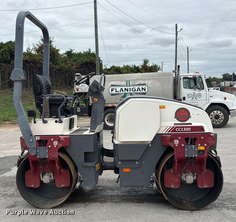 COMPACTADOR 2020 DYNAPAC CC1300