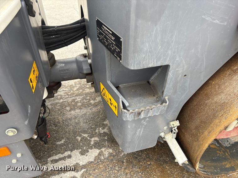 image for item ET8521 2020 Dynapac CC1300 double drum vibratory roller