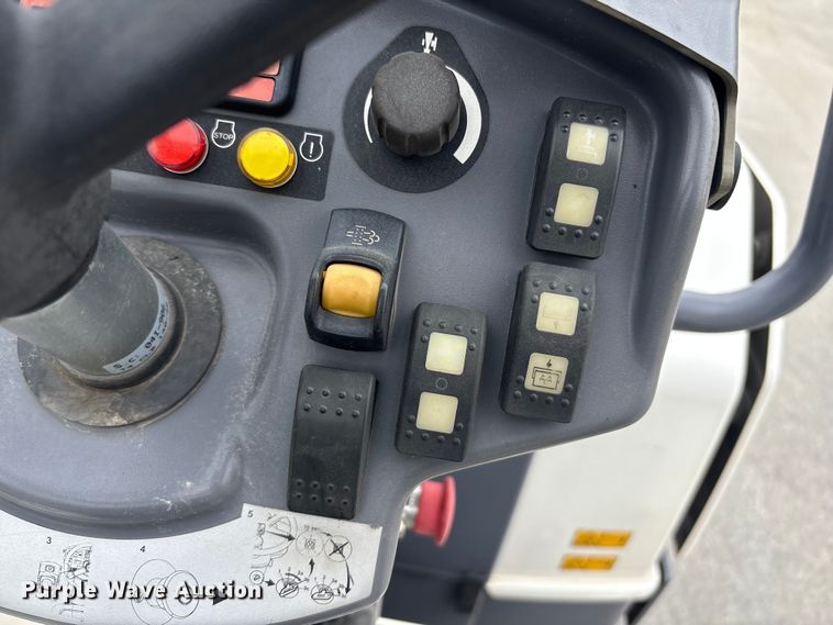 image for item ET8521 2020 Dynapac CC1300 double drum vibratory roller