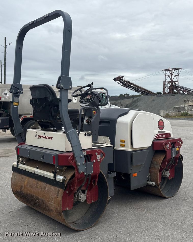 COMPACTADOR 2020 DYNAPAC CC1300