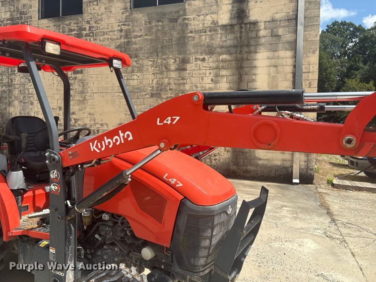 image for item ET8524 2021 Kubota L47 backhoe