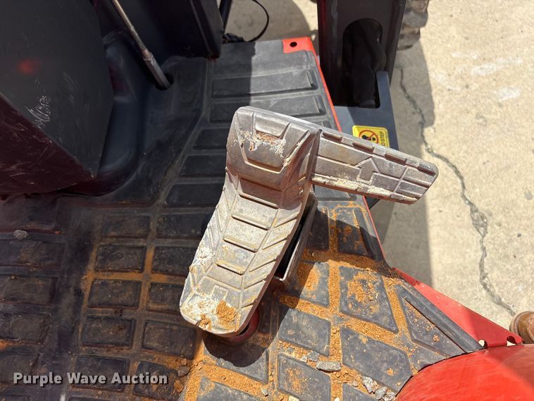 image for item ET8524 2021 Kubota L47 backhoe