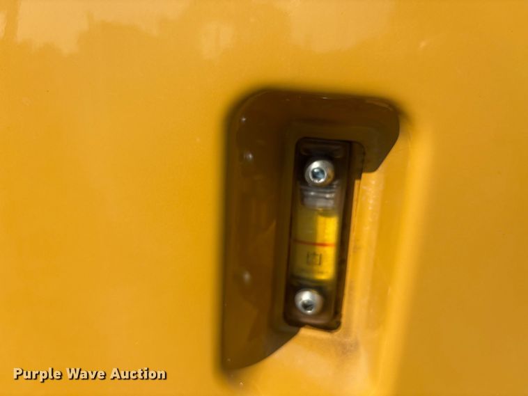 image for item EU0068 2006 Caterpillar 730 water wagon