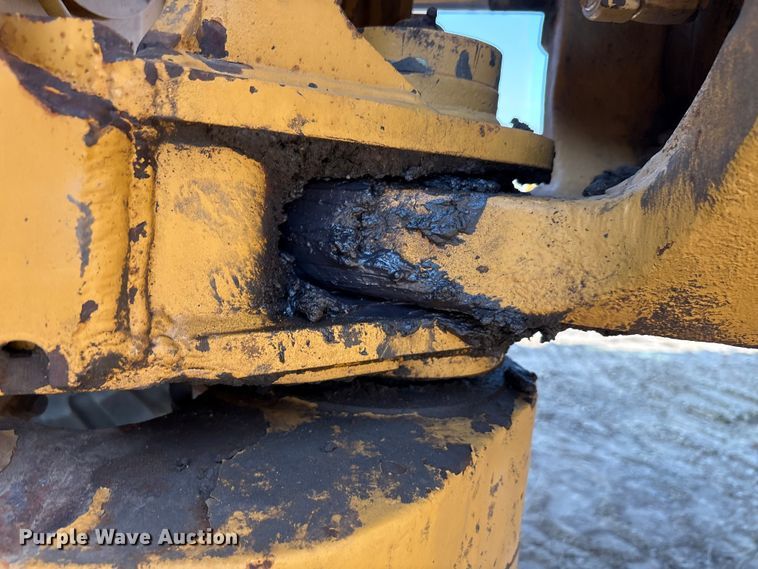 image for item EU0068 2006 Caterpillar 730 water wagon