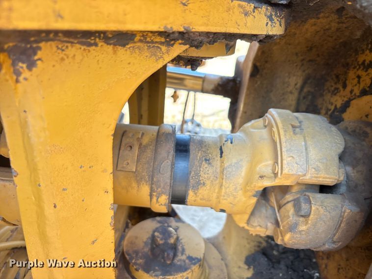 image for item EU0068 2006 Caterpillar 730 water wagon