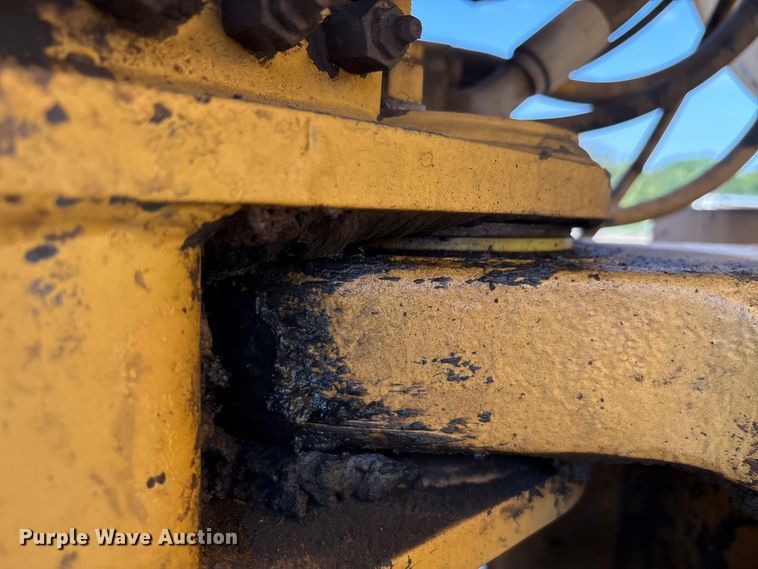 image for item EU0068 2006 Caterpillar 730 water wagon