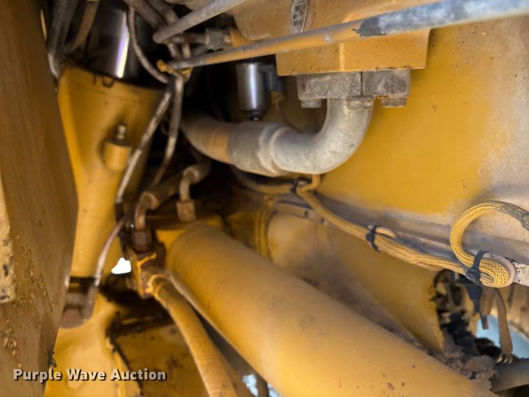 image for item EU0068 2006 Caterpillar 730 water wagon