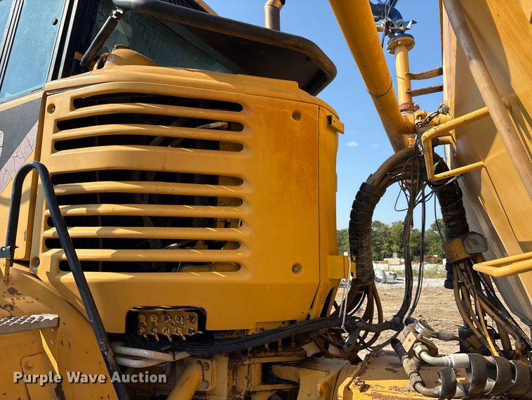 image for item EU0068 2006 Caterpillar 730 water wagon