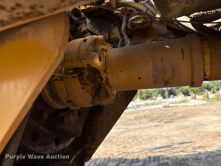 image for item EU0068 2006 Caterpillar 730 water wagon