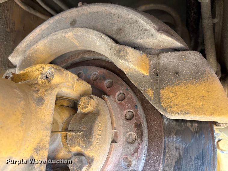 image for item EU0068 2006 Caterpillar 730 water wagon