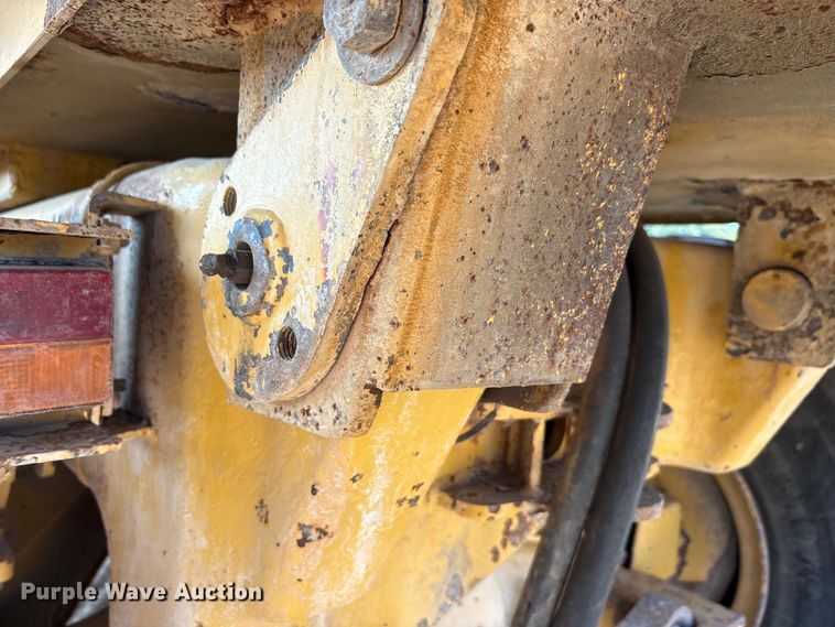 image for item EU0068 2006 Caterpillar 730 water wagon