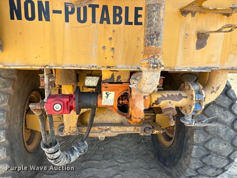 image for item EU0068 2006 Caterpillar 730 water wagon