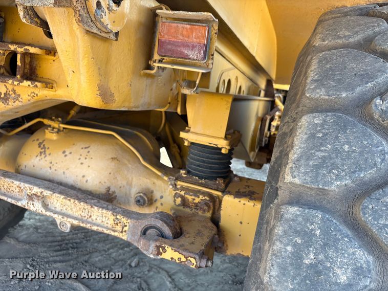 image for item EU0068 2006 Caterpillar 730 water wagon