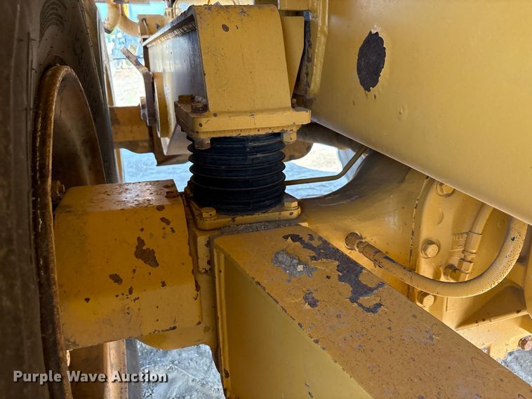 image for item EU0068 2006 Caterpillar 730 water wagon