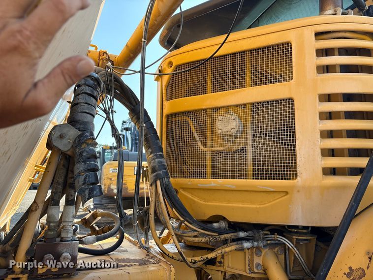 image for item EU0068 2006 Caterpillar 730 water wagon