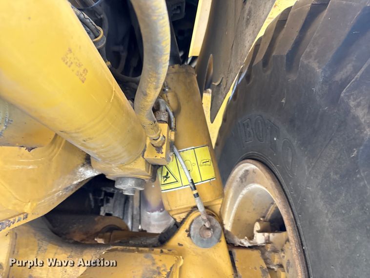 image for item EU0068 2006 Caterpillar 730 water wagon