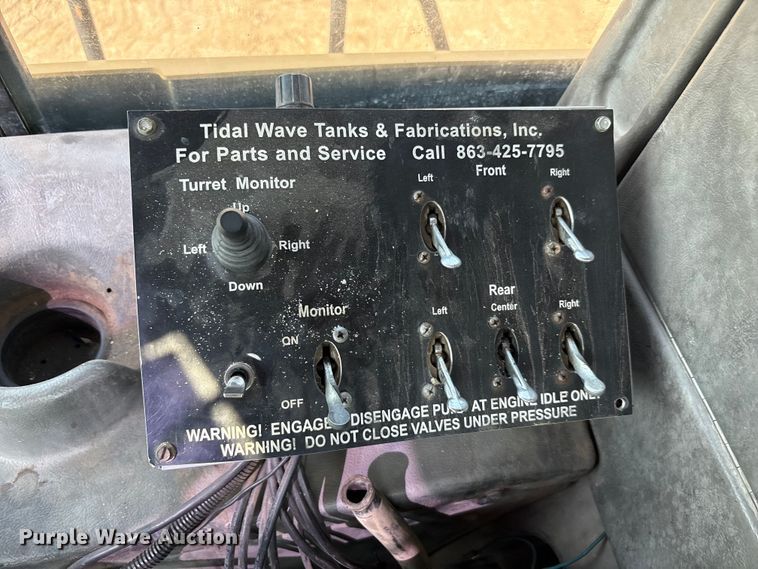 image for item EU0068 2006 Caterpillar 730 water wagon