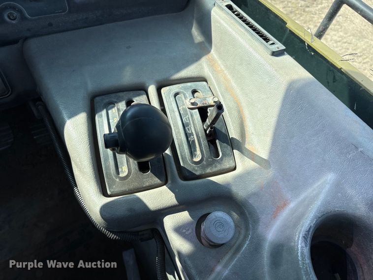 image for item EU0068 2006 Caterpillar 730 water wagon