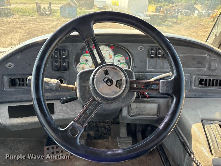 image for item EU0068 2006 Caterpillar 730 water wagon