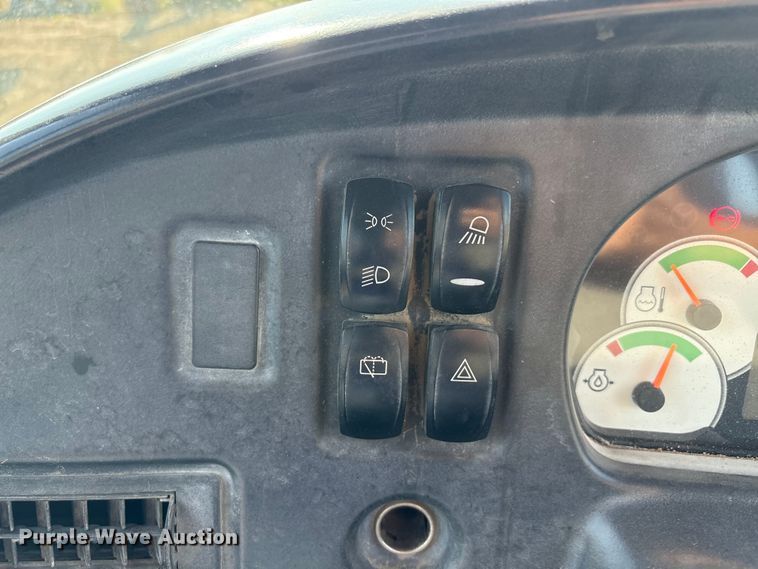 image for item EU0068 2006 Caterpillar 730 water wagon