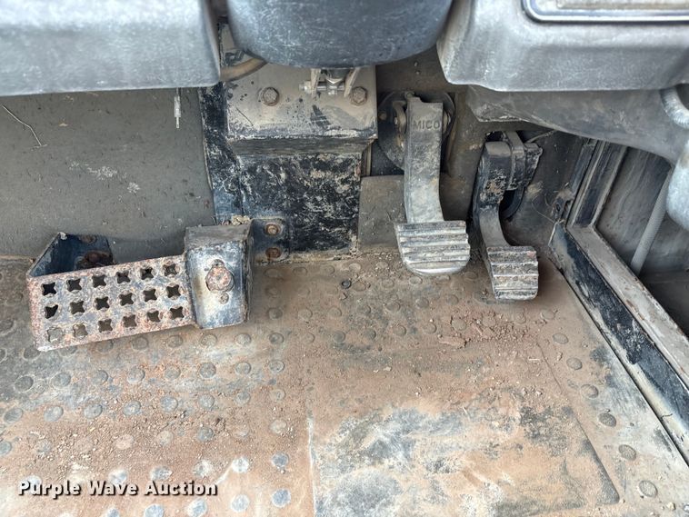 image for item EU0068 2006 Caterpillar 730 water wagon