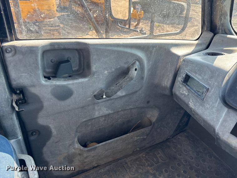 image for item EU0068 2006 Caterpillar 730 water wagon