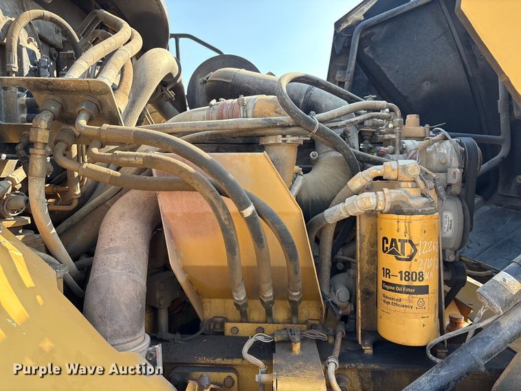 image for item EU0068 2006 Caterpillar 730 water wagon