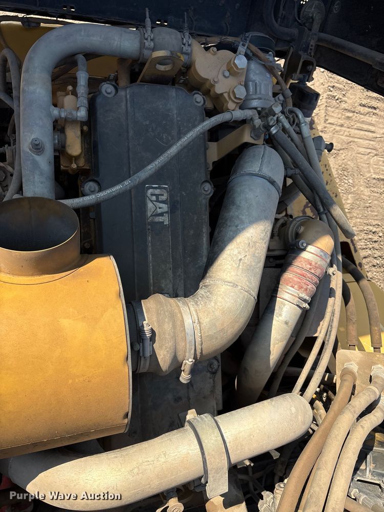 image for item EU0068 2006 Caterpillar 730 water wagon